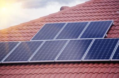 Panneaux photovoltaiques profitant de l'énergie solaire 