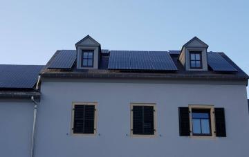 Lampiris-toit-maison-panneaux-photovoltaïques