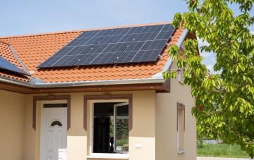 Maison équipée de panneaux solaires