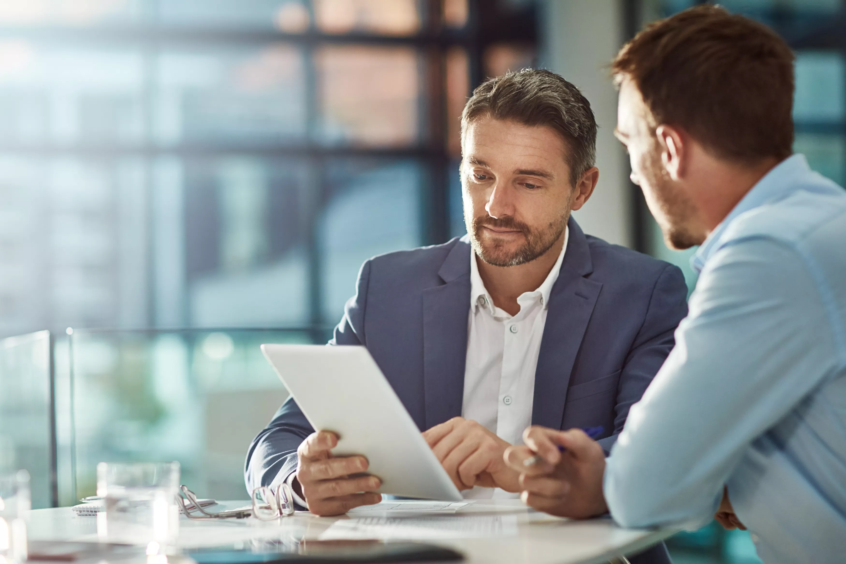 Energy expert giving advice to a customer